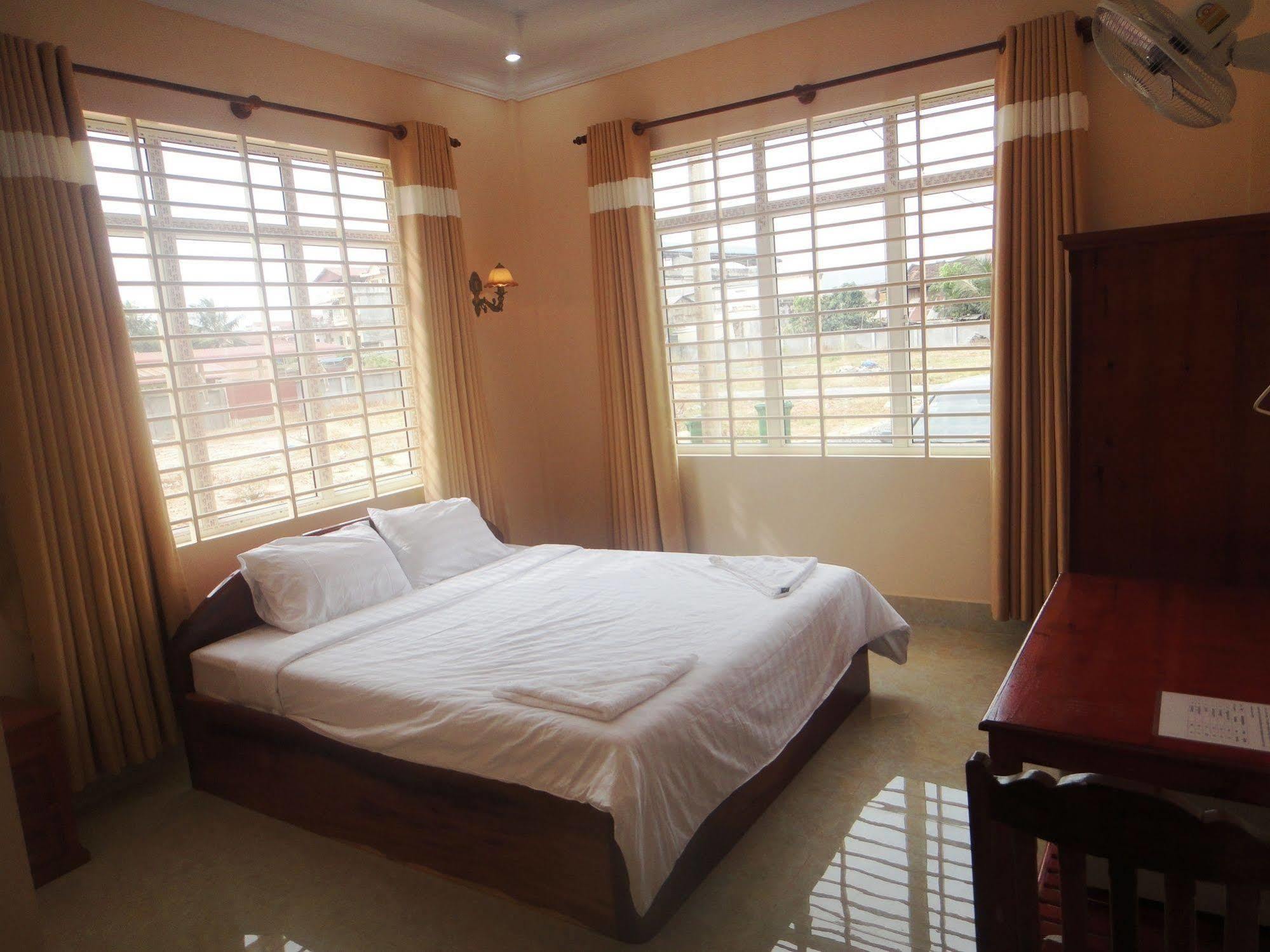 קמפוט Ly Mengly Guesthouse מראה חיצוני תמונה