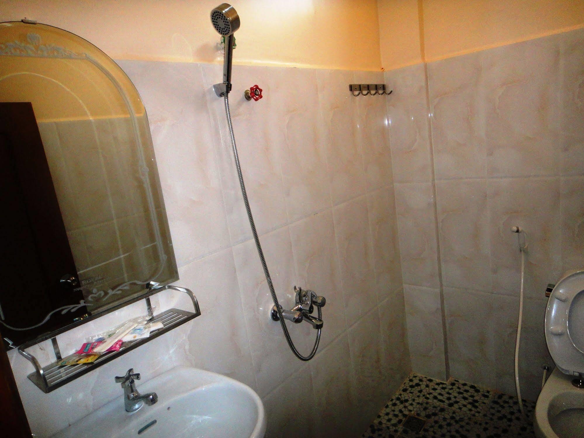 קמפוט Ly Mengly Guesthouse מראה חיצוני תמונה
